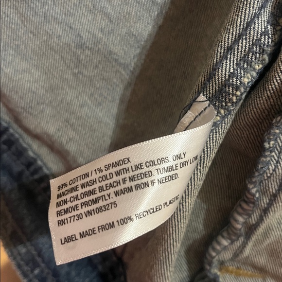 Universal Thread Distressed Blue Jean Jacket - Picture 6 of 7